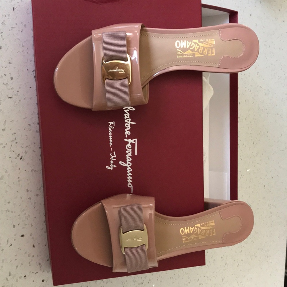Brand new authentic heels - Picture 7 of 8